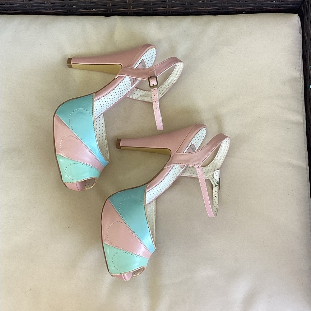 Rare Pinup Couture Pastel Heels - Picture 2 of 6